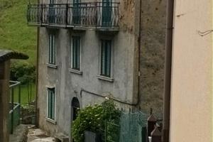 Vendesi porzione di casa cielo terra ottimo prezzo