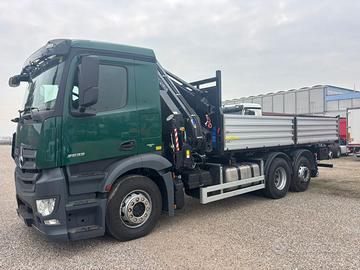 Camion gru ribaltare con gru Mercedes Antos 25.33