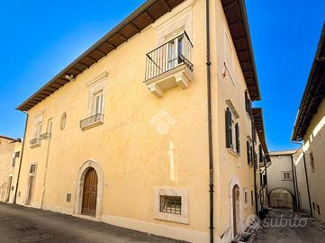 5 LOCALI A L'AQUILA