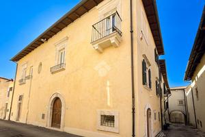 5 LOCALI A L'AQUILA