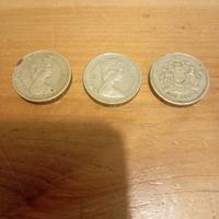 tre monete da 1 sterlina 