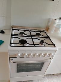 forno .mobiletti e pensile cucina 