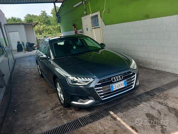Audi A4 40 TDI quattro S tronic Business