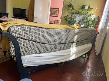 Struttura letto/divanetto in ferro battuto antico