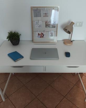 Scrivania IKEA 