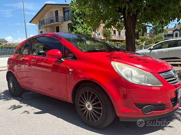 Opel Corsa Rossa Fiammante