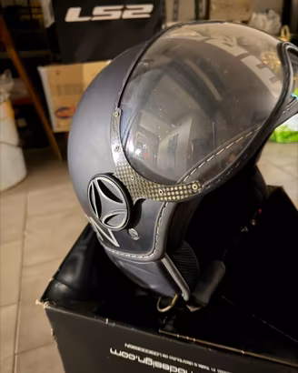Casco momo design
