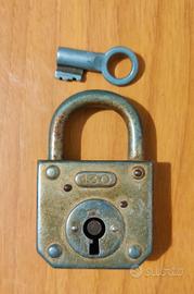 Antico lucchetto francese, funzionante 
