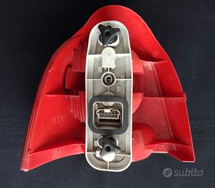 fanale posteriore DX portalampade Renault Twingo