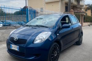 Toyota yaris 1.0 benzina 180 mila km