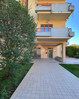 4 LOCALI A CASTELLALTO