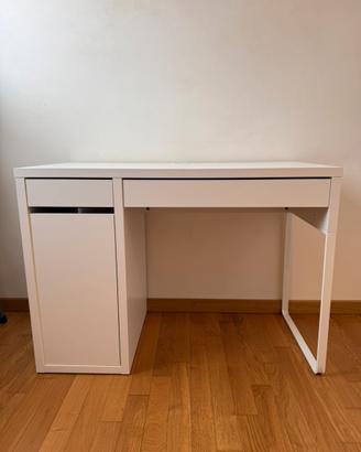 Scrivania IKEA MICKE bianca