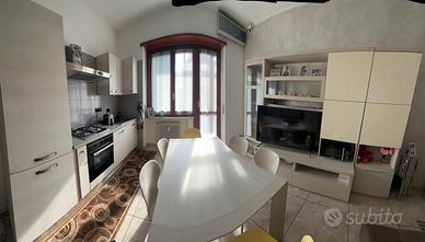 Cucina completa con parete attrezzata 