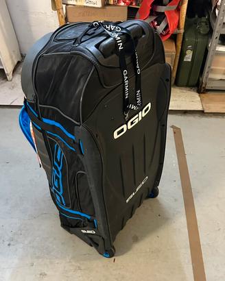 Varii articoli da enduro