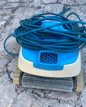 Robottino per pulite piscina