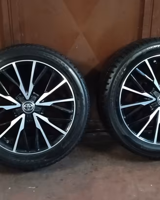 Cerchi 18"con gomme invernali per Yaris Cross..