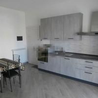 LADISPOLi TRILOCALE ARREDATO CON BALCONE