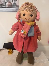 Bambola My Doll con piedistallo