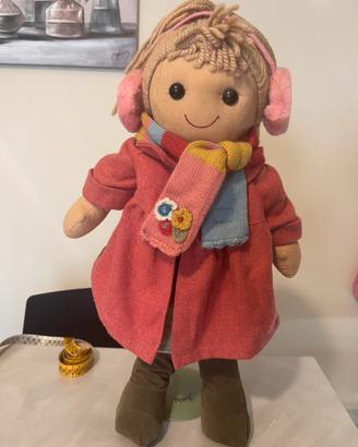 Bambola My Doll con piedistallo