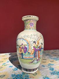 Antico vaso tradizionale cinese