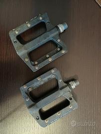 Pedali Flat MTB -  8 Pin - Robusti e affidabili