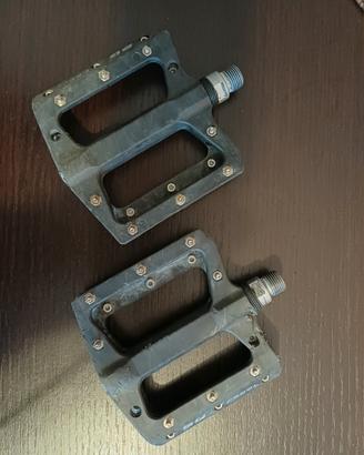 Pedali Flat MTB -  8 Pin - Robusti e affidabili