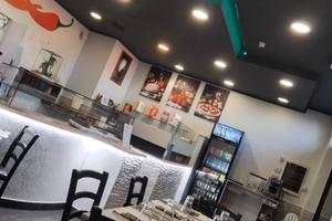 Pizzeria con tavoli asporto e domicilio