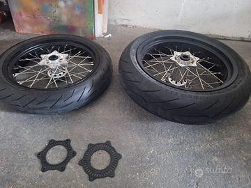 RUOTE SUPERMOTO DA 17 COMPLETE DI PNEUMATICI