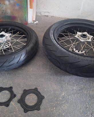RUOTE SUPERMOTO DA 17 COMPLETE DI PNEUMATICI