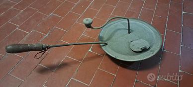 Vecchia padella per tostare