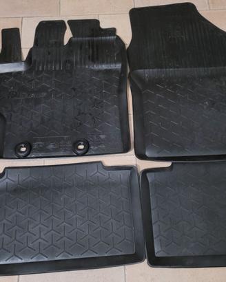 Tappeti yaris cross