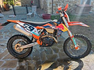 Ktm 450 EXC con ACCESSORI