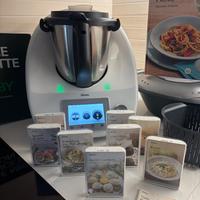 Bimby TM5 completo di accessori e ricettari