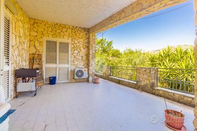 TRIFAMILIARE A MISILMERI