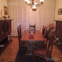 Sala da pranzo in stile classico spagnolo