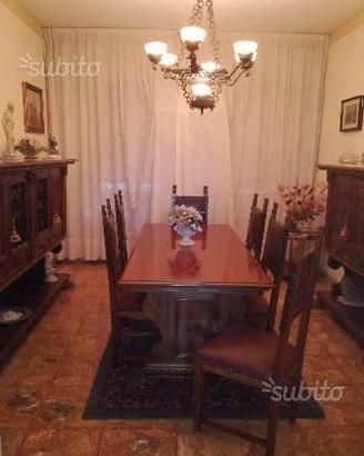 Sala da pranzo in stile classico spagnolo