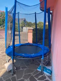 Tappeto elastico e scivolo
