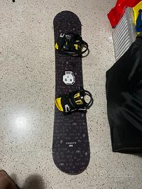 Tavola da snowboard con attacchi