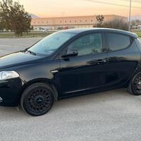 Lancia ypsilon 2015 gpl