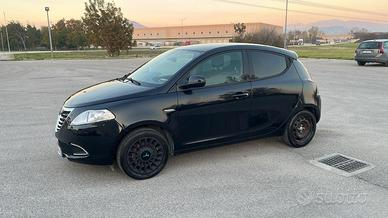 Lancia ypsilon 2015 gpl