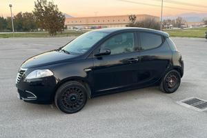 Lancia ypsilon 2015 gpl