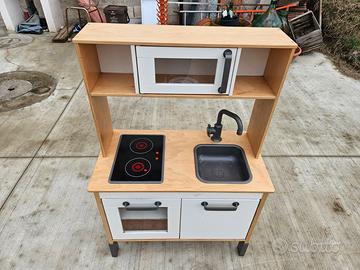 Cucina giocattolo