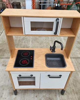 Cucina giocattolo