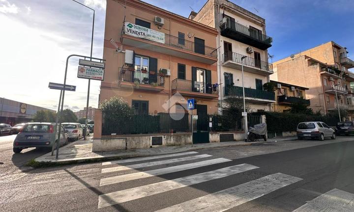 3 LOCALI A PALERMO