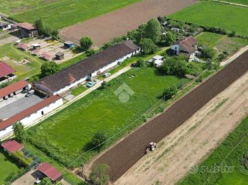 CAPANNONE A VEROLANUOVA