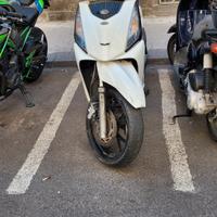 kymco people 125 GTI 