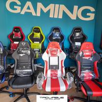 Poltrone gaming in showroom espositivo