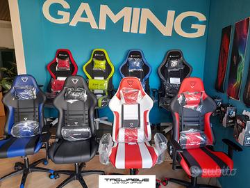 Poltrone gaming in showroom espositivo