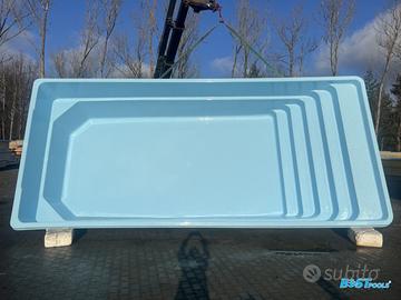 Piscina in vetroresina 8,2x3,7m con consegna