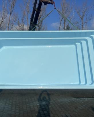 Piscina in vetroresina 8,2x3,7m con consegna